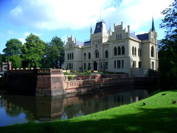 2008-08-24 Evenburg Leer 001.jpg